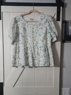 Polagram Cream and Mint Floral Peplum Top